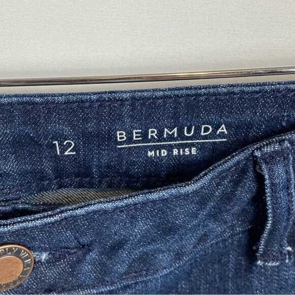 Simply Vera by Vera Wang Denim Bermuda Mid Rise Jean Shorts - Picture 4 of 5